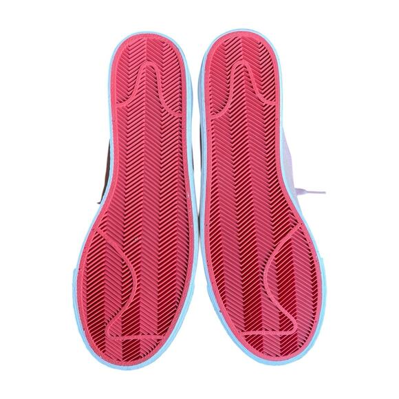 Athletic_Shoes